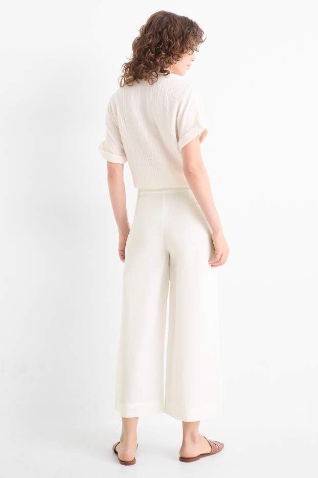 Femei - Pantaloni office cu conținut de in - talie înaltă - wide leg - alb-crem