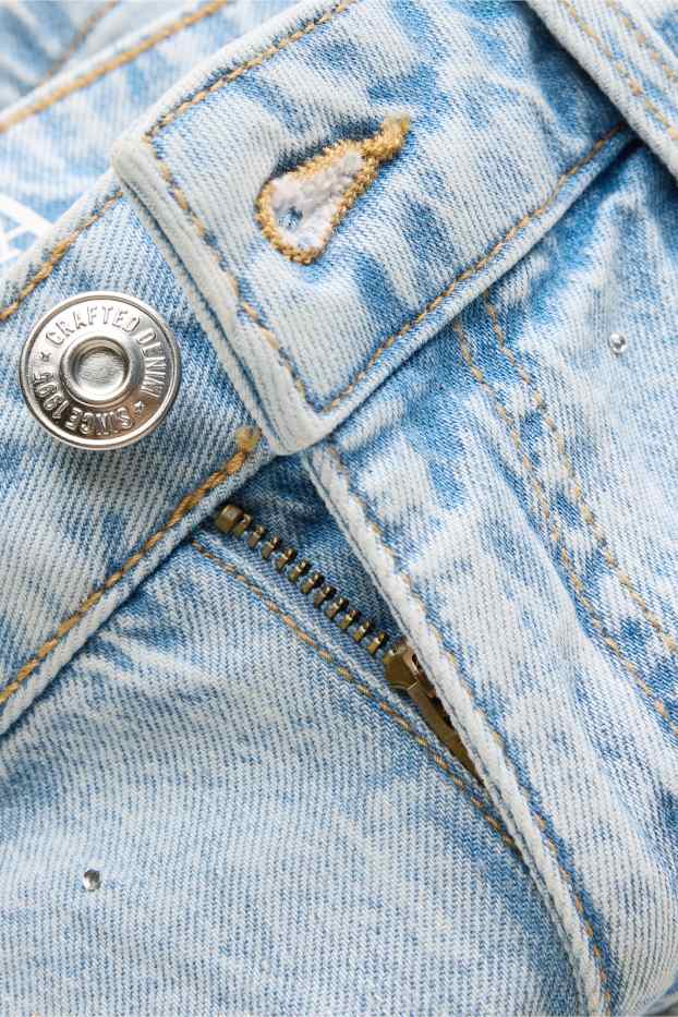 Kinder Mädchen - Jeans-Shorts mit Strasssteinen - hellblau
