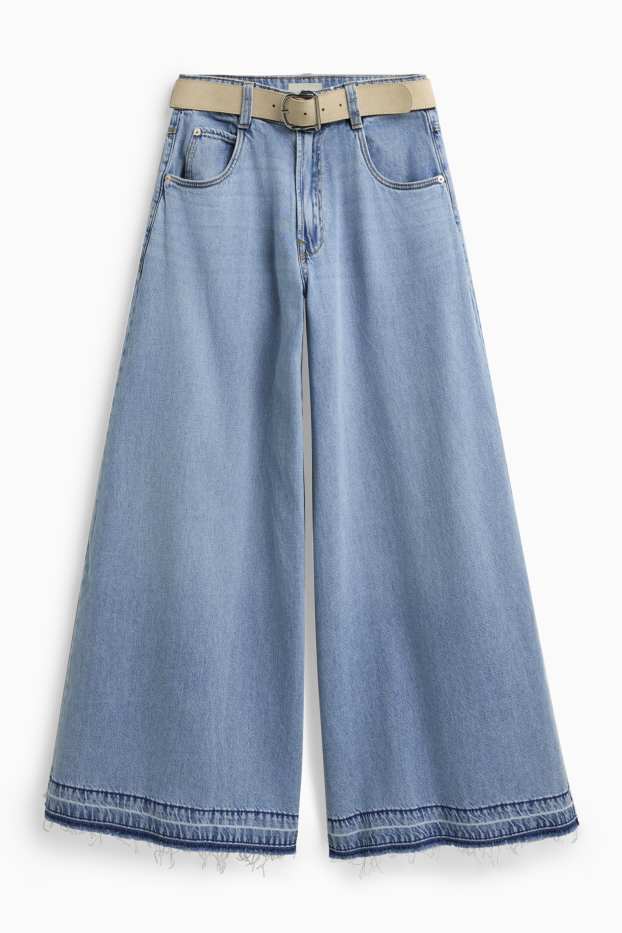 Women - Wide leg jeans with belt - mid-rise waist - light blue