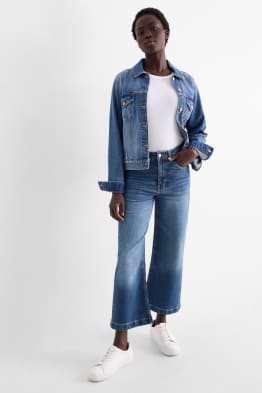 Crop Wide Leg Jeans - Mid Waist