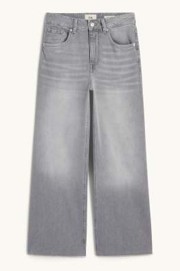 Crop Wide Leg Jeans - Mid Waist