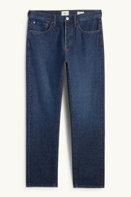 Regular Jeans mit Knopfleiste
