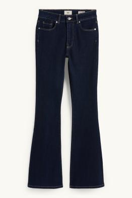 Flared Jeans - Mid Waist