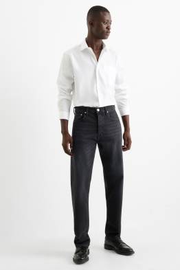 Regular Jeans mit Knopfleiste