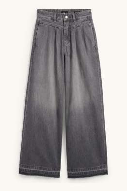 Wide Leg Jeans - Mid Waist