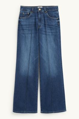 Wide leg jeans - high waist