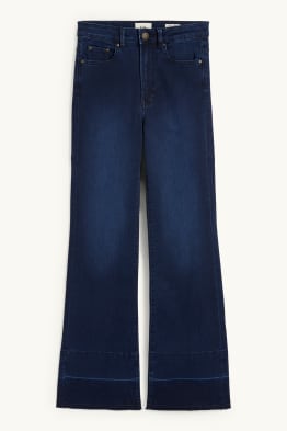 Flared Jeans - Mid Waist