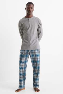 Pyjamas with flannel bottoms