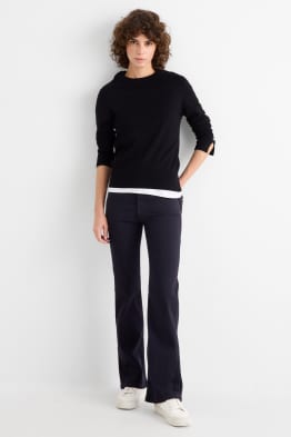 Spodnie materiałowe - wysoki stan - z rozszerzanymi nogawkami