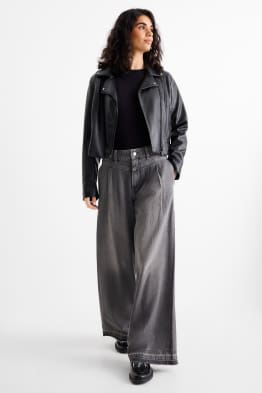 Wide Leg Jeans - Mid Waist