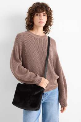 Kleiner Kunstfell-Shopper mit abnehmbarem Taschengurt