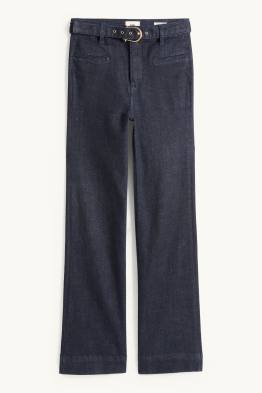 Flared Jeans mit Gürtel - High Waist - LYCRA®