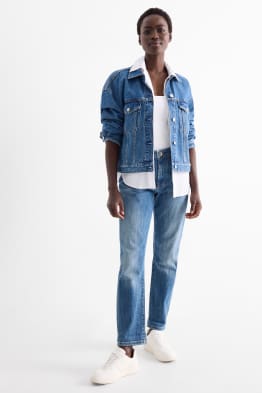 Boyfriend Jeans - Mid Waist