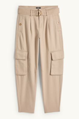 Cargohose mit Gürtel - High Waist - Tapered Fit