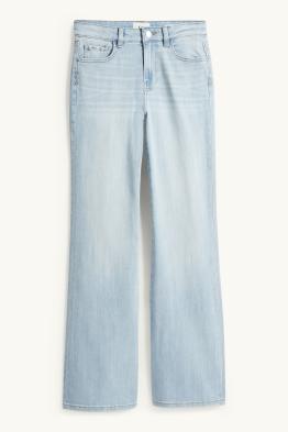 Flared jean - mid waist