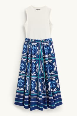 Rochie fit & flare - cu model