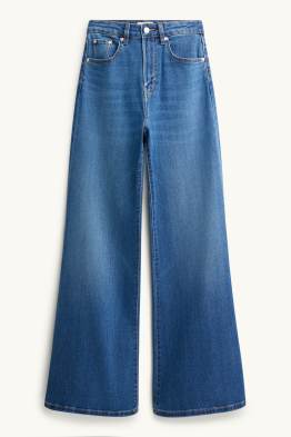 Flared Jeans - High Waist