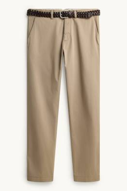 Chino met riem