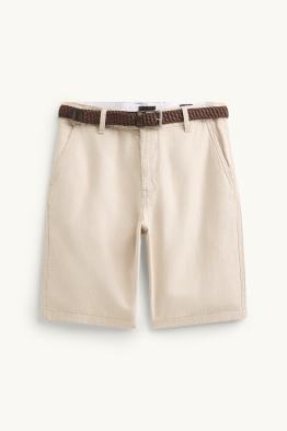 Shorts mit Gürtel
