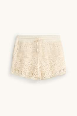 Strick-Shorts