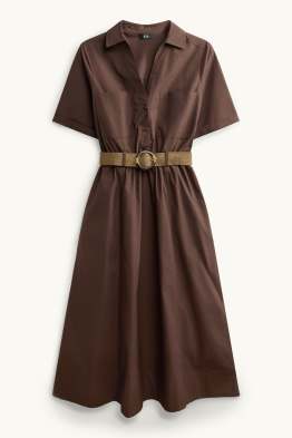 Kleid mit Gürtel und V-Ausschnitt