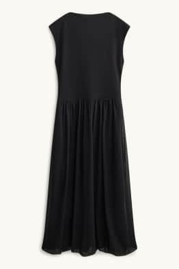 Vestit - straight fit