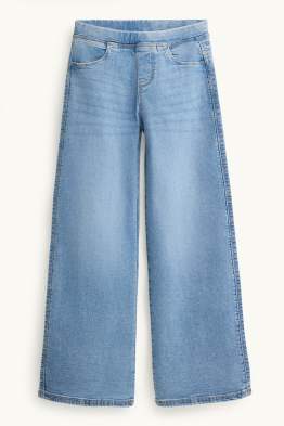 Wide leg jeans