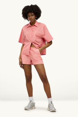 Shorts - mid-rise waist - striped