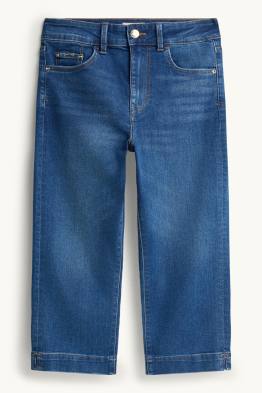Capri Jeans - Mid Waist - Slim Fit