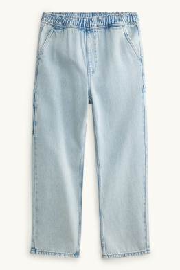 Loose jeans
