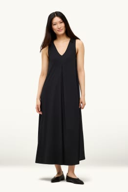 Robe évasée avec encolure en V