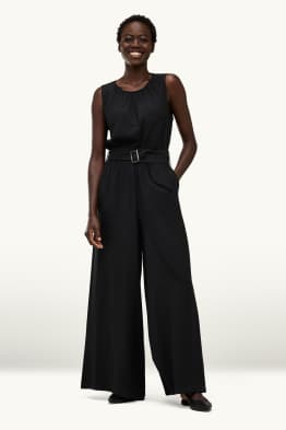 Jumpsuit mit Gürtel