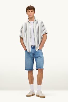Jeans-Bermudas