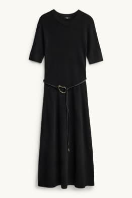 Gebreide jurk met ceintuur - straight fit