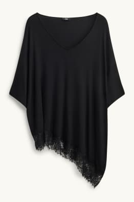 T-Shirt mit V-Ausschnitt - Curvy Fit