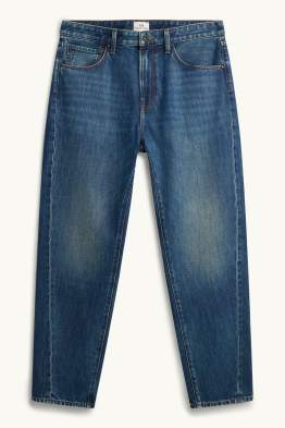 Straight jeans