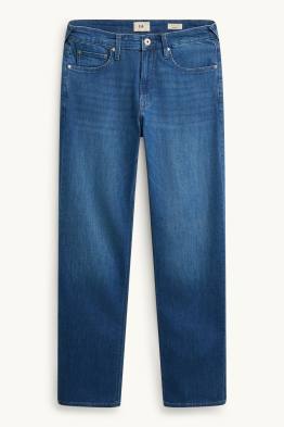 Straight Jeans