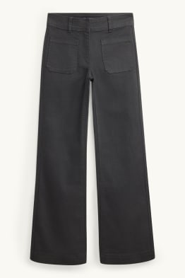 Flared jeans - mid waist