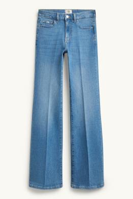 Flared jean - mid waist - LYCRA®