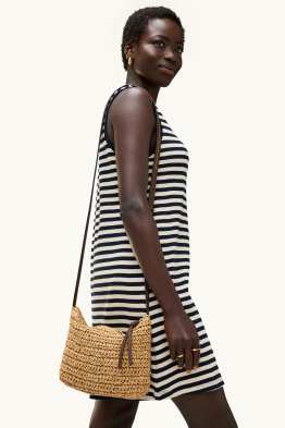 Słomkowa torebka crossbody