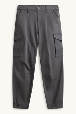 Pantaloni cargo - tapered fit