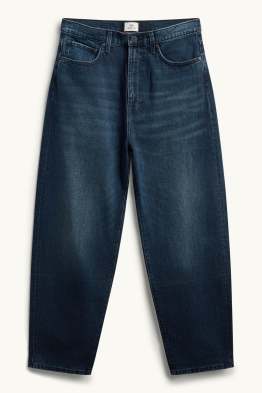 Barrel jeans