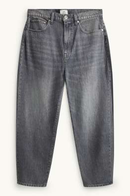 Barrel jeans