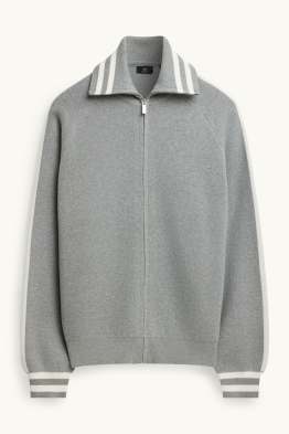 Cardigan tricotat