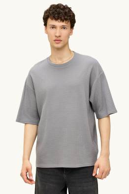 T-shirt - oversized - met structuur