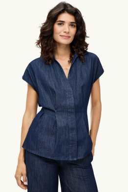 Camicia di jeans con scollo a V