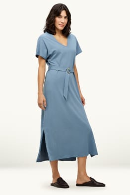 Rochie fit & flare cu decolteu în V și curea