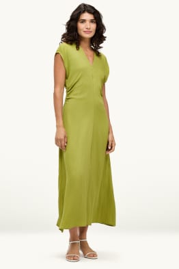 Robe à col V - straight fit