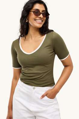 T-shirt met V-hals - regular fit - 2-in-1-look