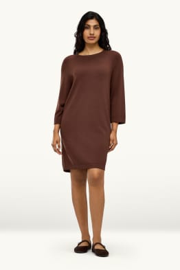 Knitted dress - straight fit